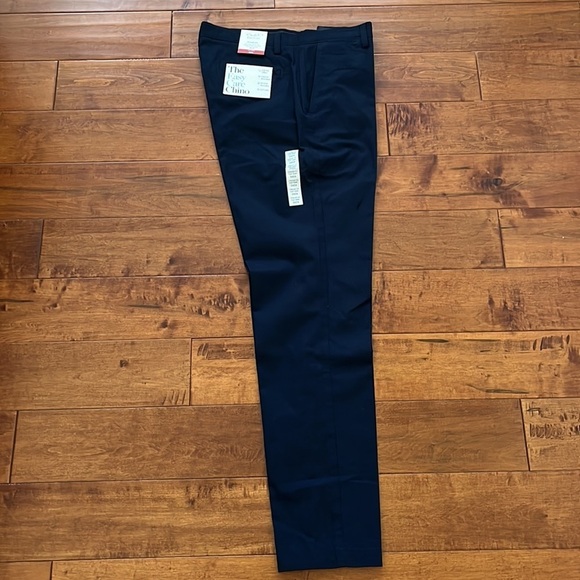 NWT Croft & Barrow Straight Fit Easy-Care Flat Front
Dress Pants Size 34X34 - Picture 3 of 5